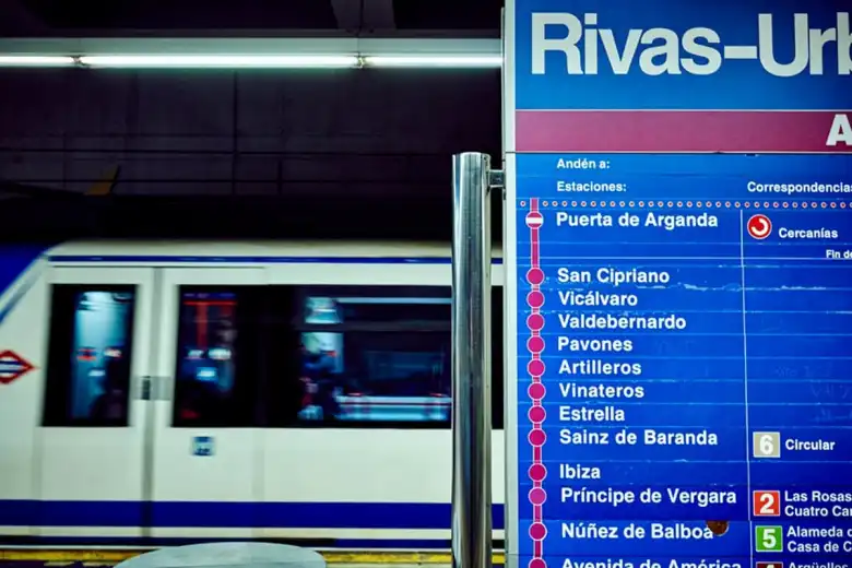 Metro en Los Ahijones