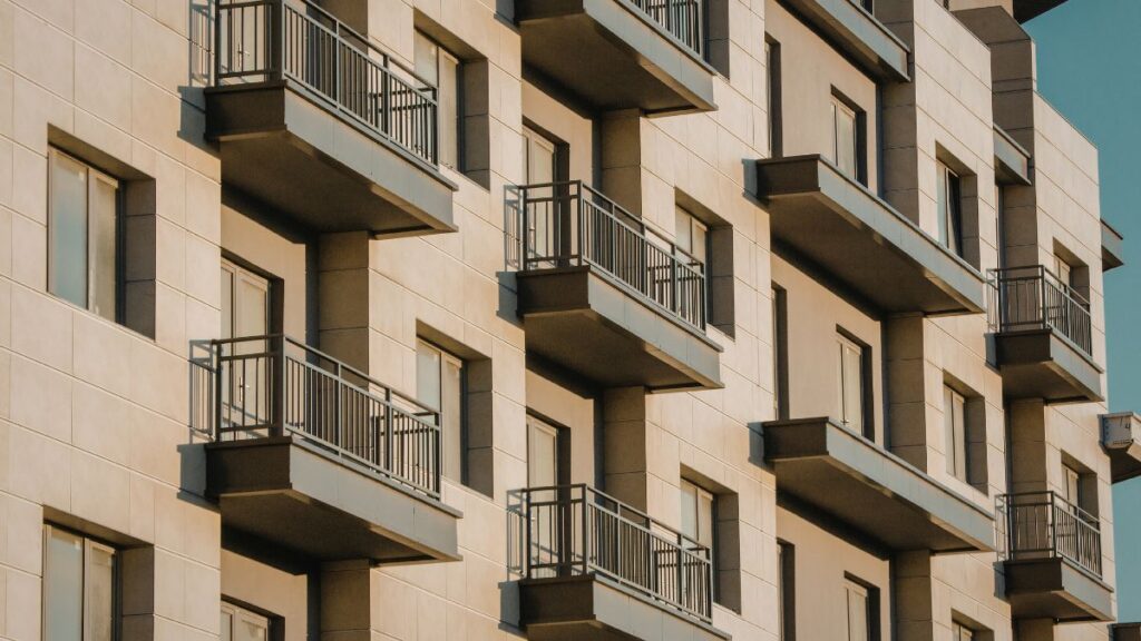 vivienda protegida Madrid edificio moderno obra nueva